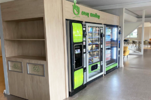 Mobiliario vending a medida con letras corpóreas