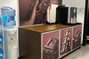 Mobiliario vending con serigrafía